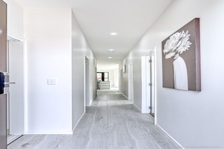 Photo of property in 7 Herekino Street, Westgate, Auckland, 0814