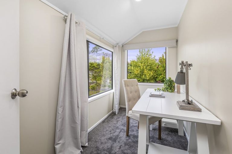Photo of property in 14 Packham Place, Beach Haven, Auckland, 0626