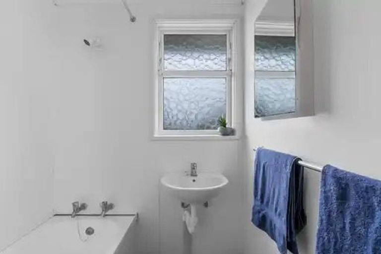 Photo of property in 54 Thomas Crescent, Western Heights, Rotorua, 3015