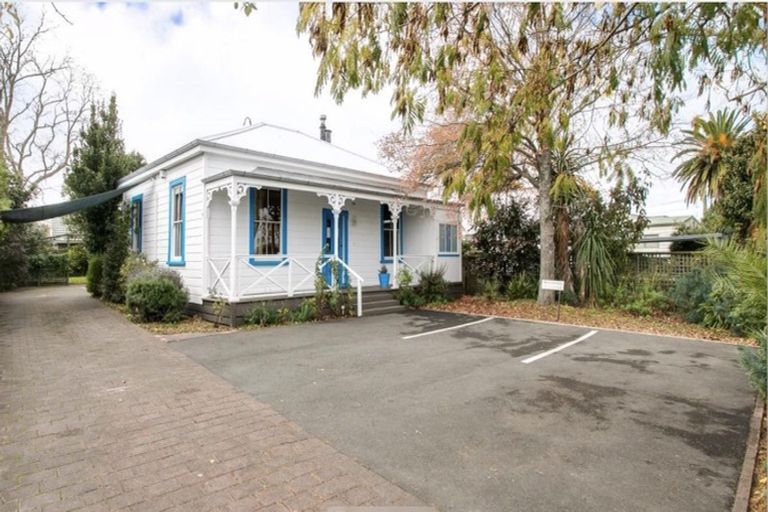 Photo of property in 1010 Heretaunga Street East, Parkvale, Hastings, 4122