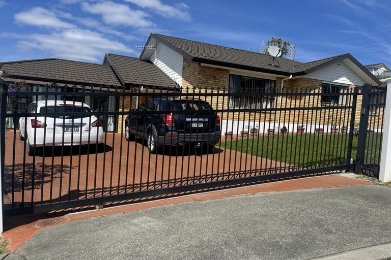 Photo of property in 12 Exotic Place, Massey, Auckland, 0614