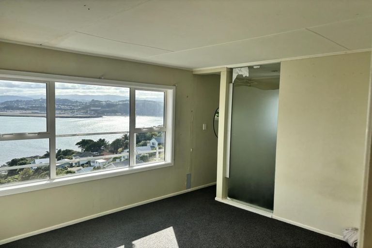 Photo of property in 41 Hungerford Road, Lyall Bay, Wellington, 6022