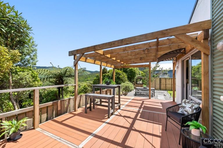 Photo of property in 22 Otonga Heights, Maungaraki, Lower Hutt, 5010