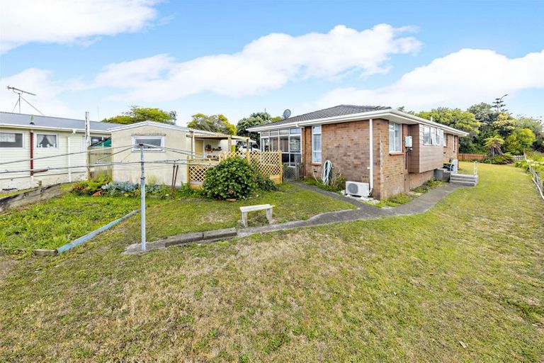 Photo of property in 115 Kitchener Road, Waiuku, 2123