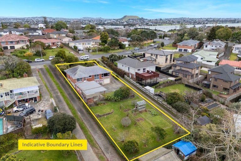 Photo of property in 10 Greenhill Crescent, Pakuranga, Auckland, 2010