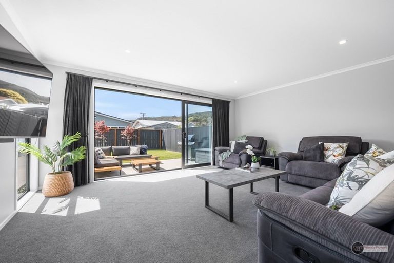 Photo of property in 24a Birdwood Road, Waterloo, Lower Hutt, 5011