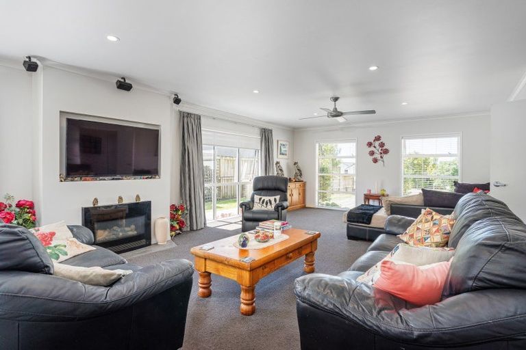 Photo of property in 16 Leeward Drive, Whitianga, 3510
