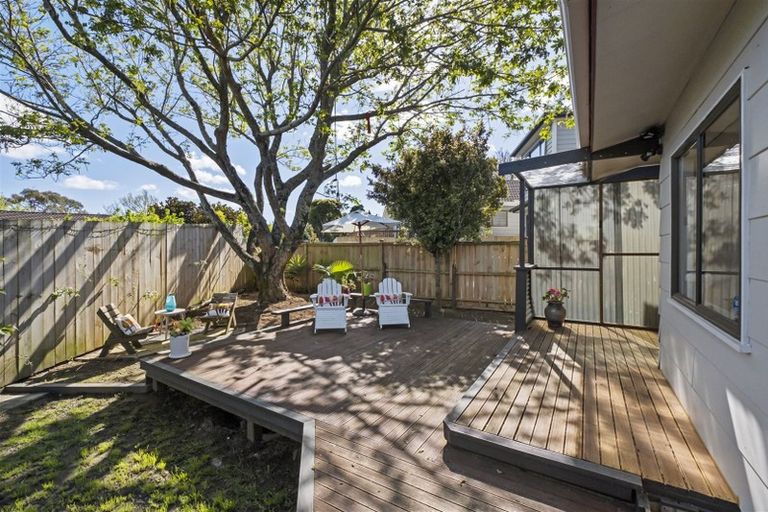 Photo of property in 1/28 Powrie Street, Glenfield, Auckland, 0629