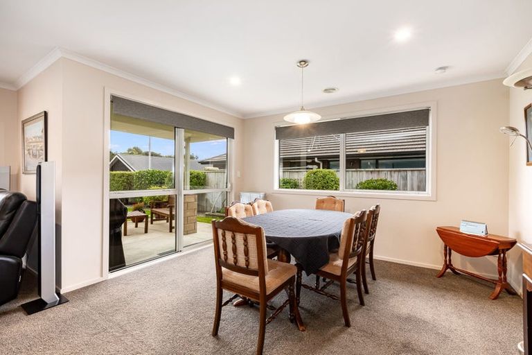 Photo of property in 21 Resolution Drive, Whitby, Porirua, 5024