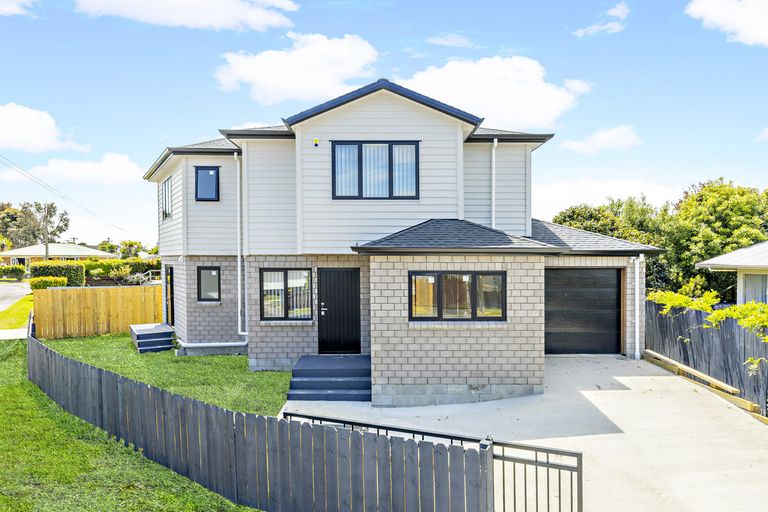 Photo of property in 59a Cedar Heights Avenue, Massey, Auckland, 0614