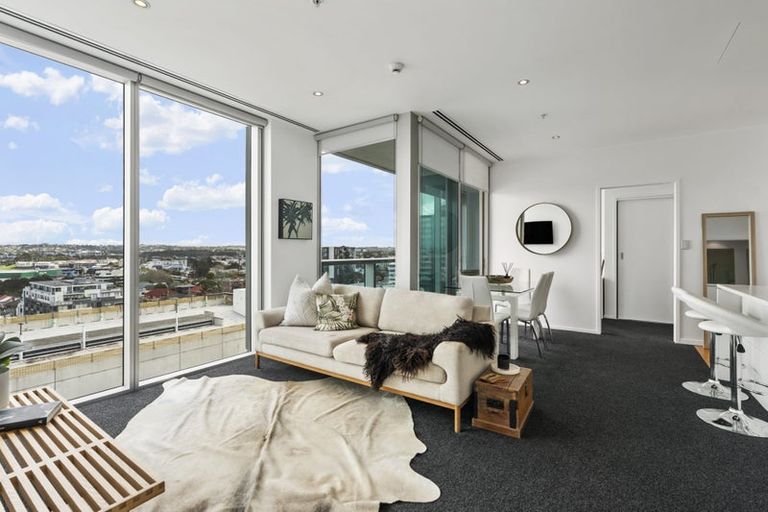 Photo of property in Sentinel Apartments, 905/3 Northcroft Street, Takapuna, Auckland, 0622