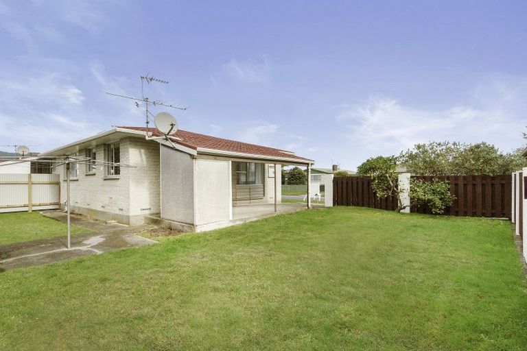 Photo of property in 2/12 Tacoma Drive, Totara Park, Upper Hutt, 5018
