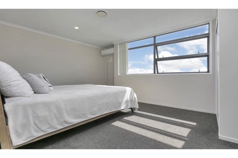 Photo of property in 30 Squadron Drive, Hobsonville, Auckland, 0616