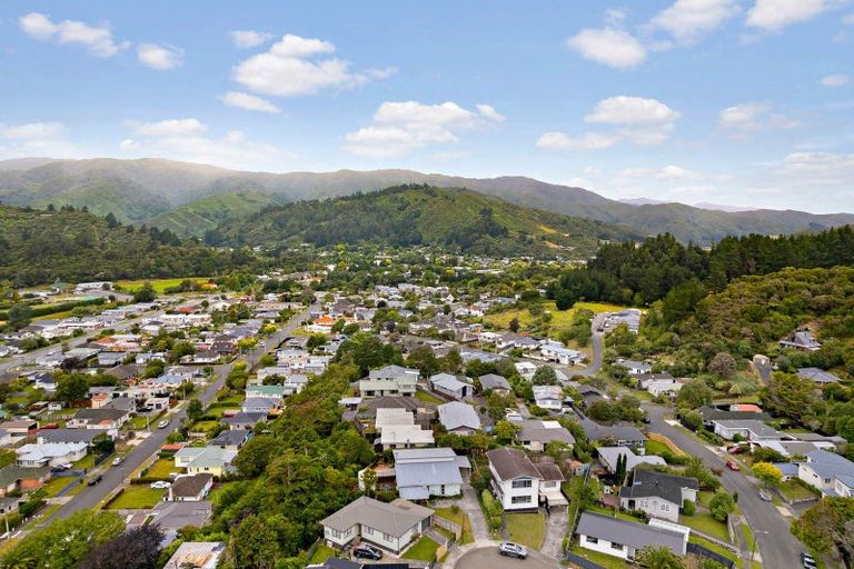 Photo of property in 6b Ely Grove, Wainuiomata, Lower Hutt, 5014