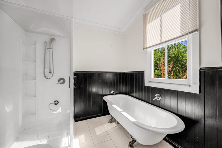 Photo of property in 702 Avenue Road West, Saint Leonards, Hastings, 4120