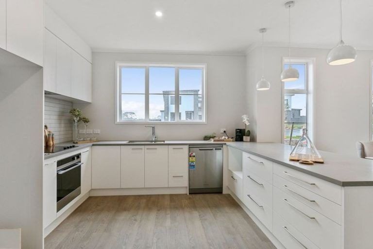 Photo of property in 54 Hayfield Way, Karaka, Papakura, 2113