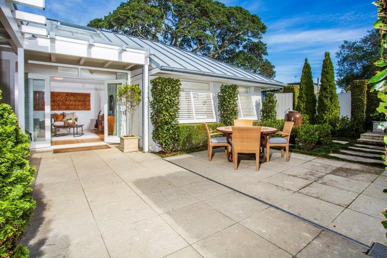 Photo of property in 24 Hamana Street, Narrow Neck, Auckland, 0622