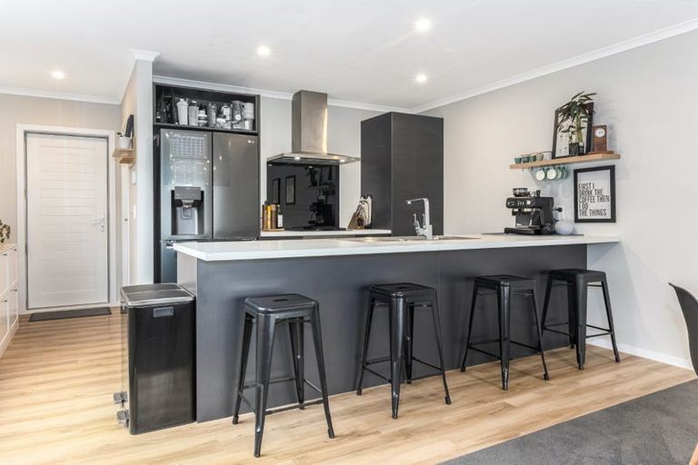 Photo of property in 8 Peter Tapp Way, Wainuiomata, Lower Hutt, 5014