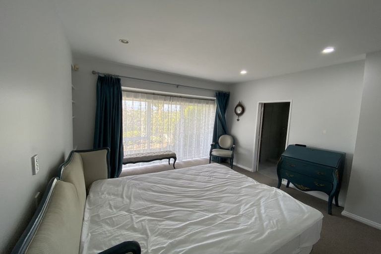 Photo of property in 5 Gretna Green, Browns Bay, Auckland, 0630