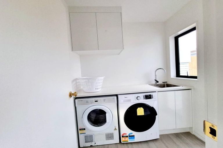 Photo of property in 28a Wai Iti Place, Clendon Park, Auckland, 2103