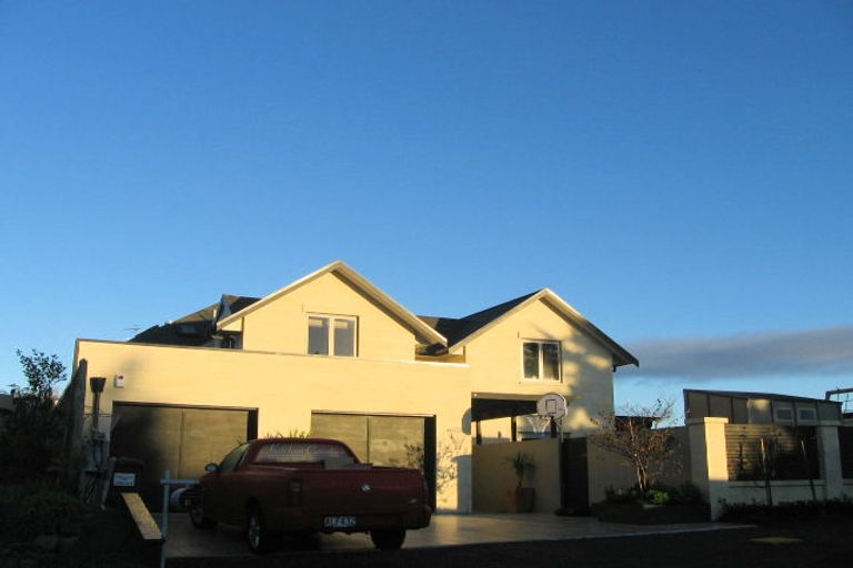 Photo of property in 11 Knight Avenue, Paraparaumu Beach, Paraparaumu, 5032