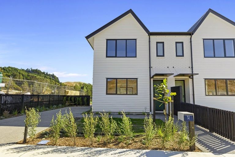 Photo of property in 32 Turtleback Avenue, Whitby, 5024