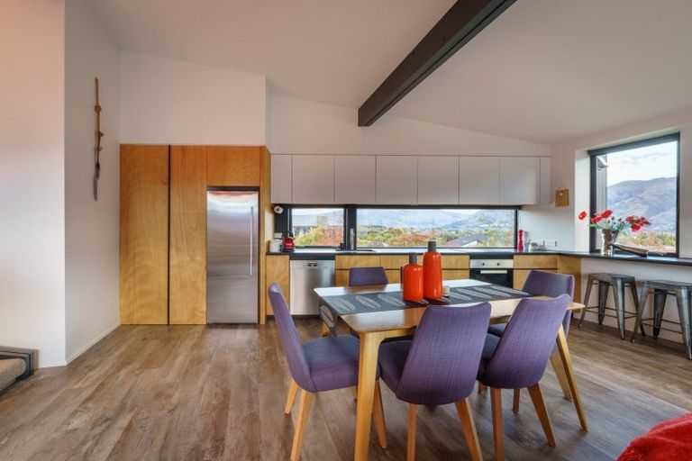 Photo of property in 9 Forest Heights, Wanaka, 9305