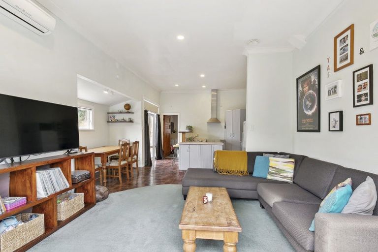 Photo of property in 150 Russell Terrace, Berhampore, Wellington, 6023