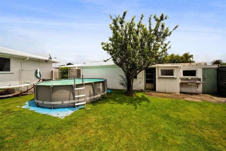 Photo of property in 20 Reid Avenue, Hawera, 4610