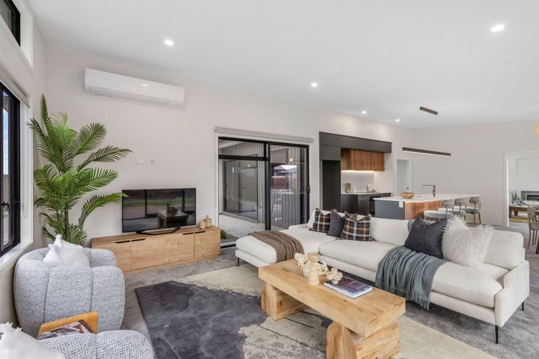 Photo of property in 26 Phoenix Palms Grove, Levin, 5510