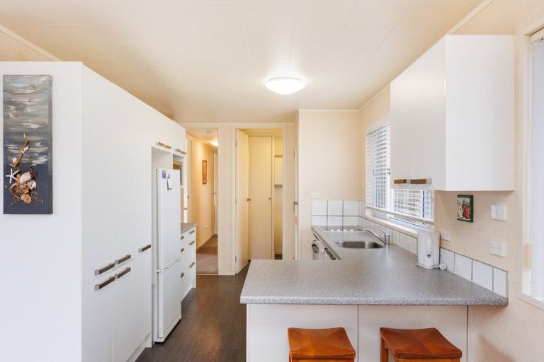 Photo of property in 20 Thomas Place, Foxton Beach, Foxton, 4815