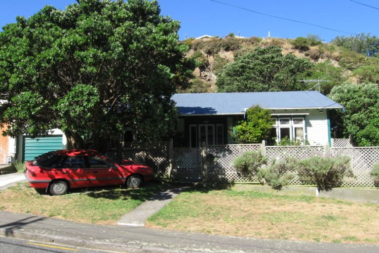 Photo of property in 105 Eden Street, Island Bay, Wellington, 6023