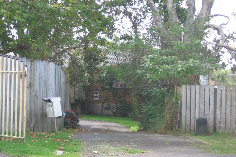 Photo of property in 9 Surman Place, Glen Eden, Auckland, 0602