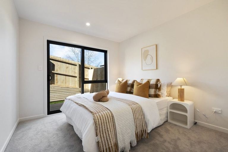Photo of property in 69d Chivalry Road, Glenfield, Auckland, 0629