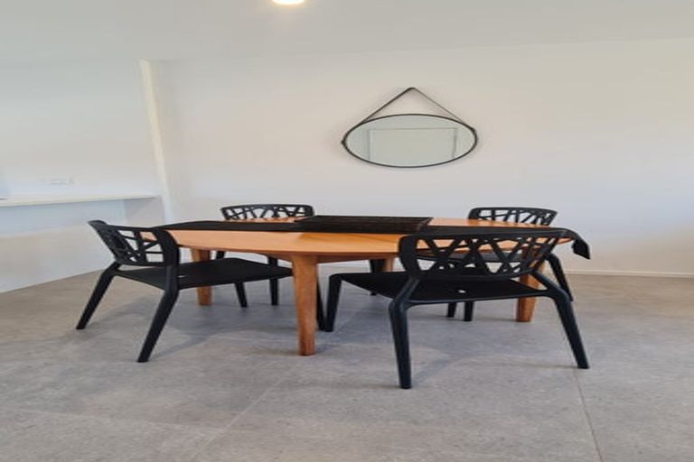 Photo of property in 2 Rimu Road, Mangere Bridge, Auckland, 2022