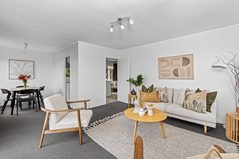 Photo of property in 1/23 Santiago Crescent, Unsworth Heights, Auckland, 0632