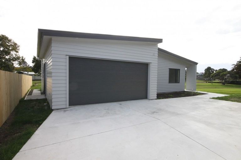 Photo of property in 14 Lynette Place, Mangere, Auckland, 2022
