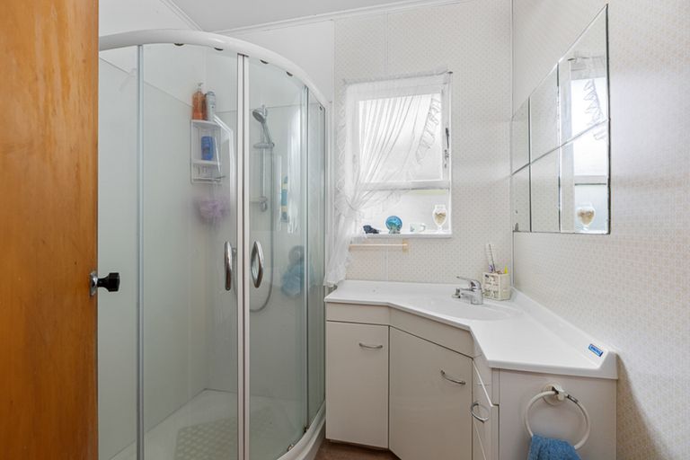 Photo of property in 7 Hilling Street, Titirangi, Auckland, 0604