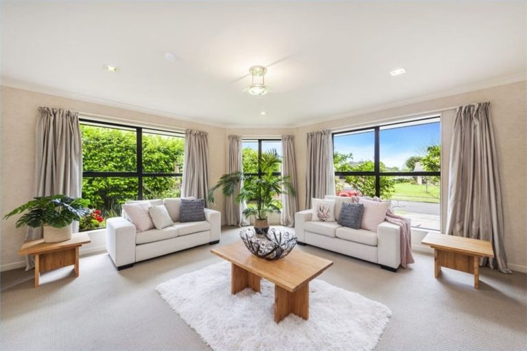 Photo of property in 5 Parkwood Place, Huntington, Hamilton, 3210