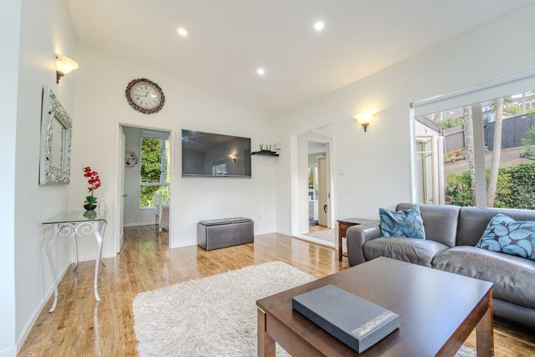 Photo of property in 5 Fairmount Road, Titirangi, Auckland, 0604