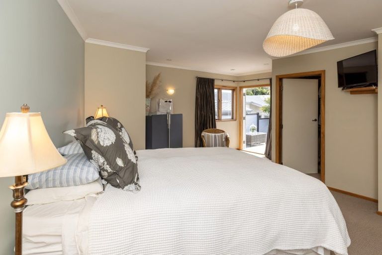 Photo of property in 5 Eatwell Avenue, Paraparaumu Beach, Paraparaumu, 5032