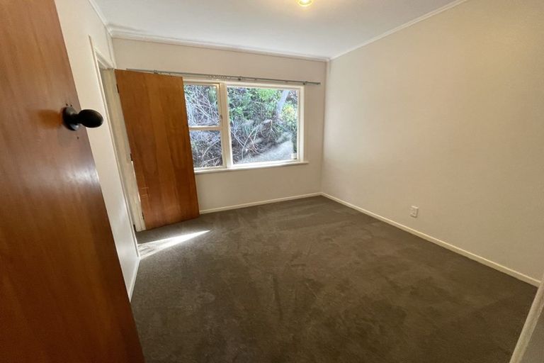 Photo of property in 3 Gahagan Way, Newlands, Wellington, 6037