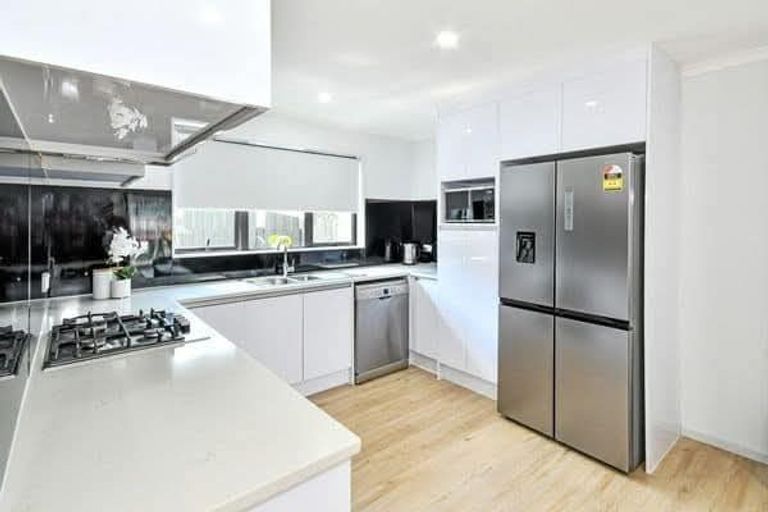 Photo of property in 125b Manuroa Road, Takanini, 2112