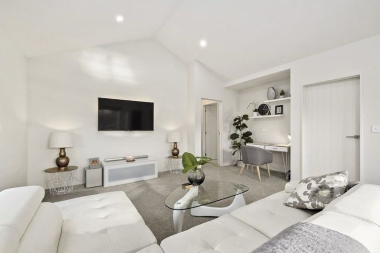 Photo of property in 22 Huxley Place, Lake Hayes, Queenstown, 9304