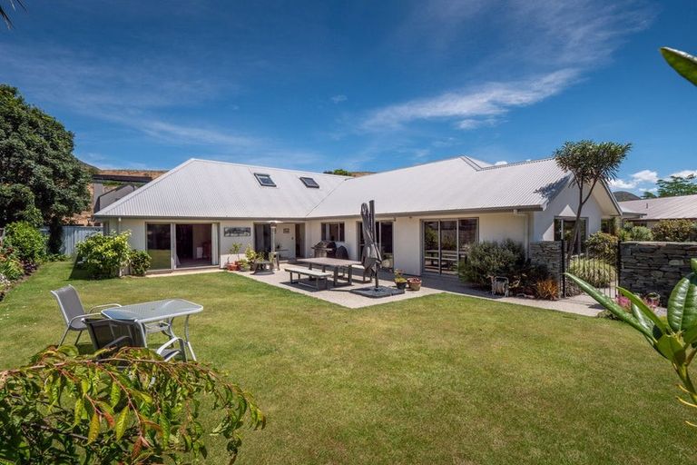 Photo of property in 44 Onslow Road, Lake Hayes, Queenstown, 9304