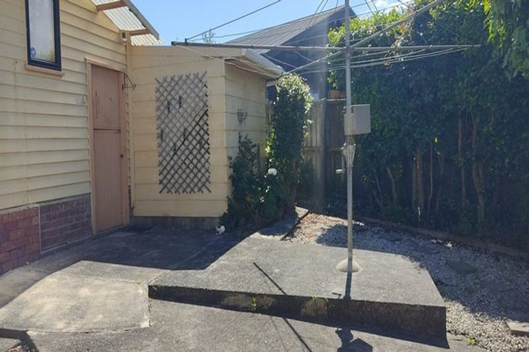 Photo of property in 10 Beaufield Lane, Te Atatu Peninsula, Auckland, 0610