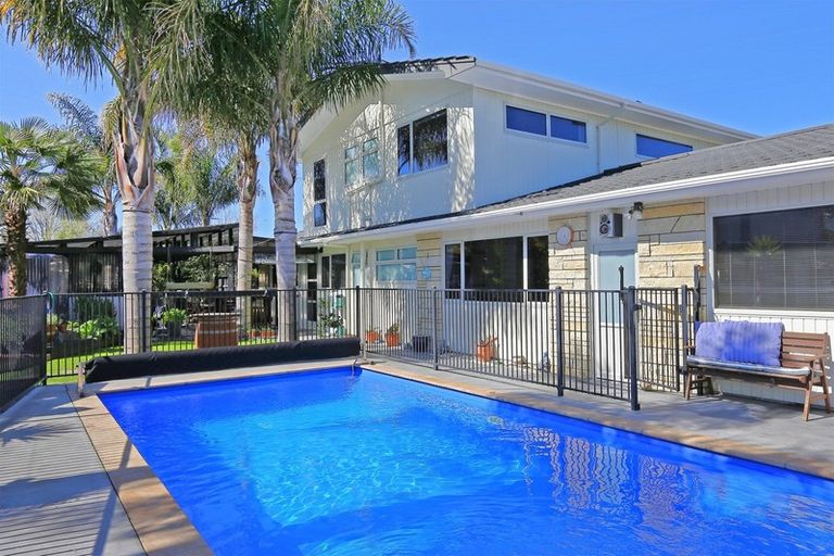 Photo of property in 6 D'arcy Place, Taradale, Napier, 4112