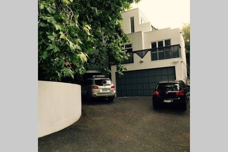 Photo of property in 14a Glade Place, Birkenhead, Auckland, 0626