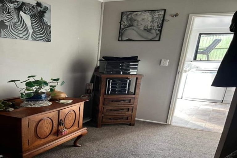 Photo of property in 57 Holmes Drive South, Massey, Auckland, 0614