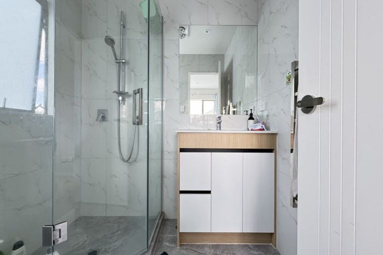 Photo of property in 2 Freshland Drive, Flat Bush, Auckland, 2019